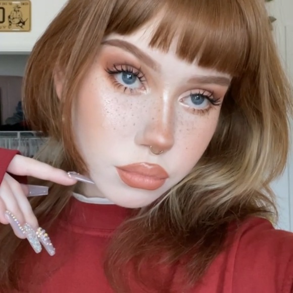 Meet your Posher, Sarah - Picture 1 of 1